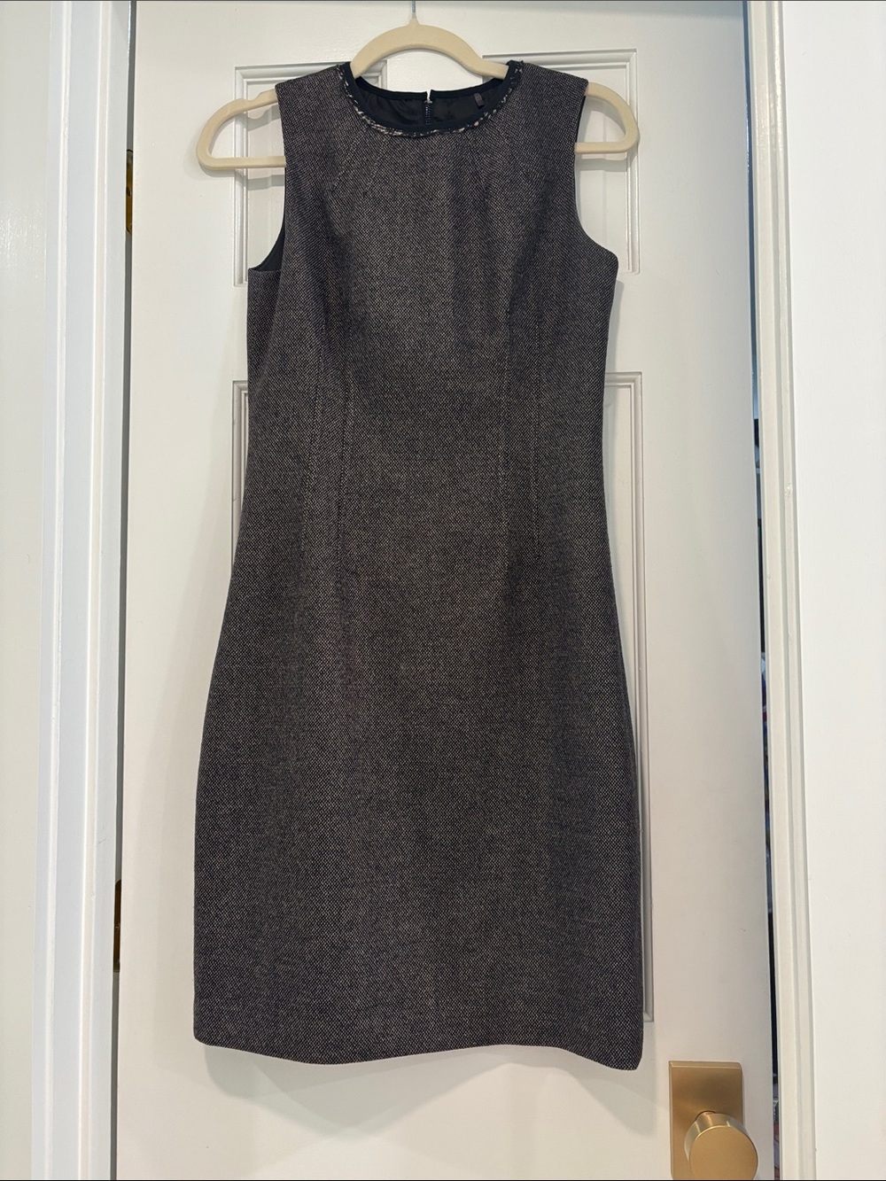 Elite Tahari Classic Sleeveless Sheath Dress in Charcoal Gray